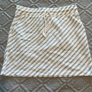 Loft Lou & grey textured white/blue diagonal striped skirt - size L